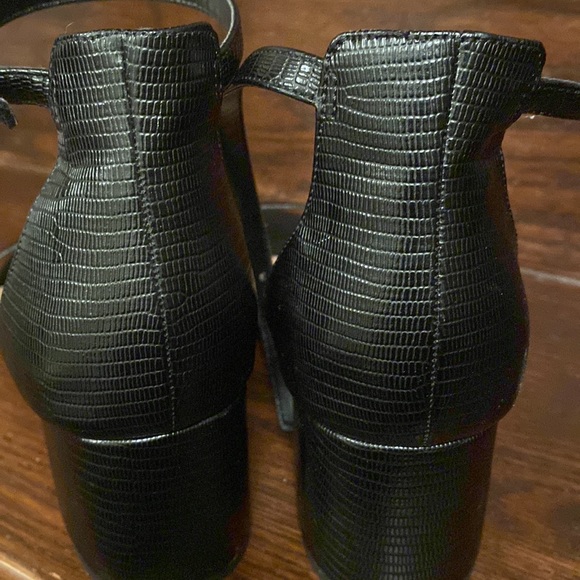 Brand new sandals croc look - Picture 3 of 4